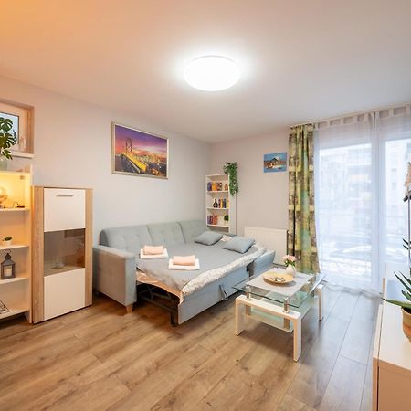 Center Budget Apartment Inside Free Parking Self Check-In Free Streaming Ac Balcony Budapest Extérieur photo