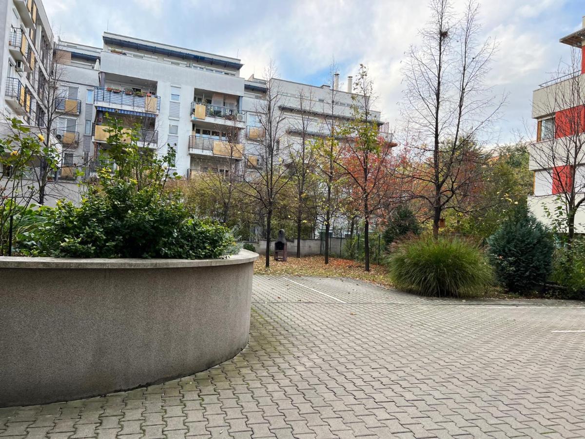 Center Budget Apartment Inside Free Parking Self Check-In Free Streaming Ac Balcony Budapest Extérieur photo