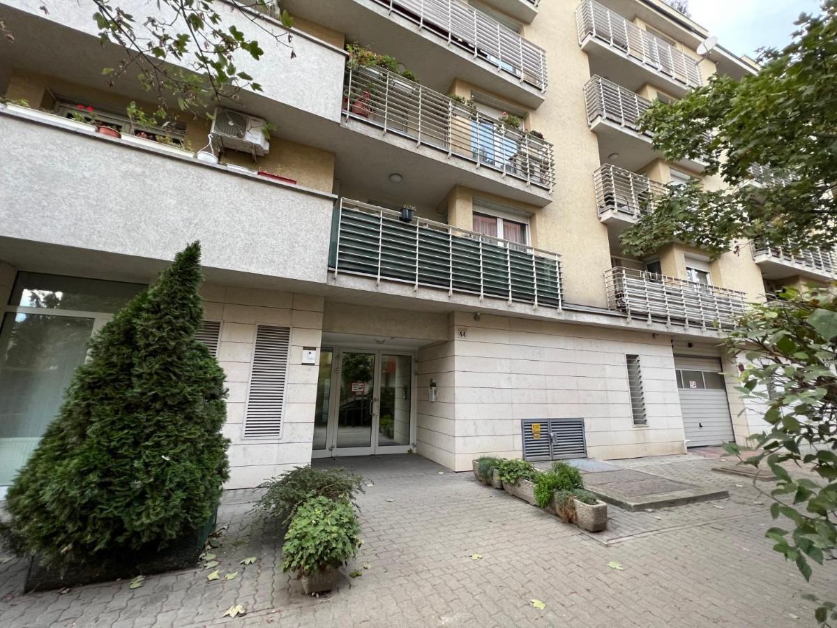 Center Budget Apartment Inside Free Parking Self Check-In Free Streaming Ac Balcony Budapest Extérieur photo